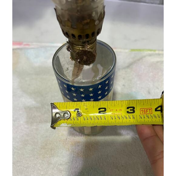 Lot of 2 Vintage oil lamps with American flag design, one has clear glass top - Picture 3 of 6